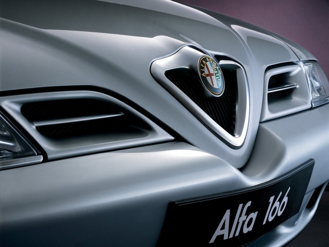 Дизайн автомобиля Alfa Romeo 166