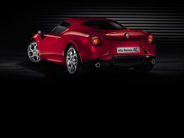 Новый автомобиль Alfa Romeo 4c