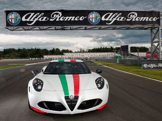 Фото автомобиля Alfa Romeo 4c
