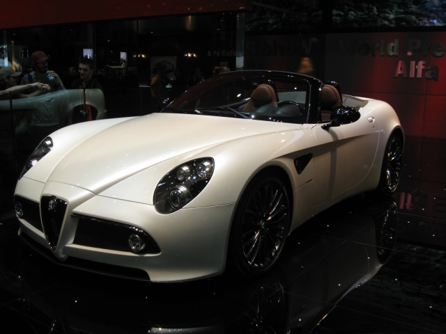 Тест драйв автомобиля Alfa Romeo 8c spider