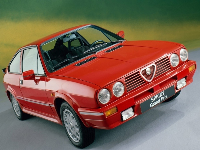 Надежный автомобиль Alfa Romeo alfasud