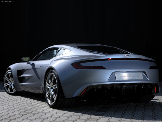 Автомобиль марки Aston Martin модели one 77