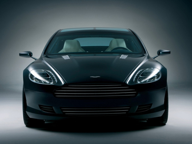 Автомобиль марки Aston Martin модели rapide