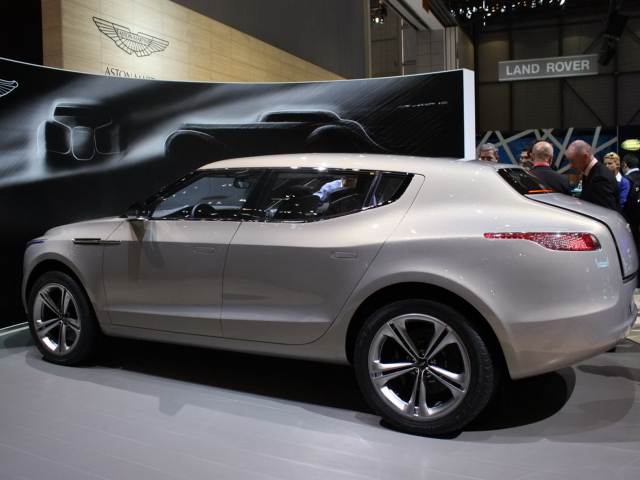 Дизайн автомобиля Aston Martin lagonda