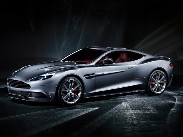 Новый автомобиль Aston Martin 2013