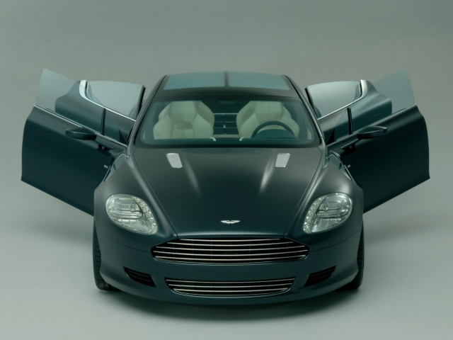 Новый автомобиль Aston Martin rapide
