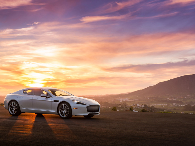 Надежный автомобиль Aston Martin 2014