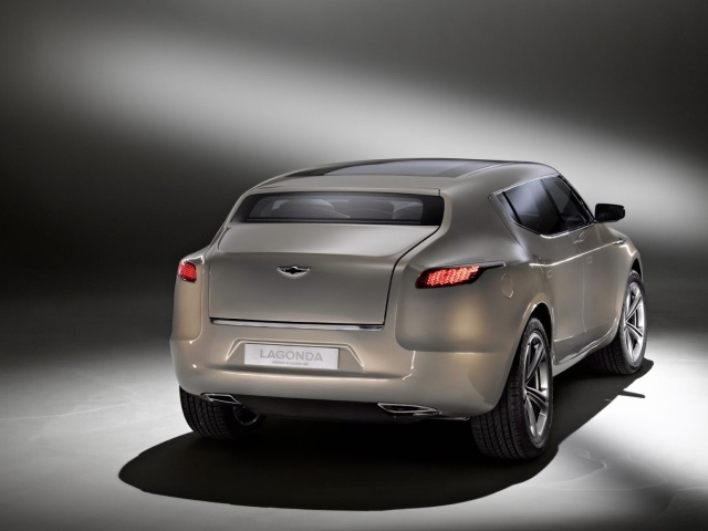 Надежный автомобиль Aston Martin lagonda