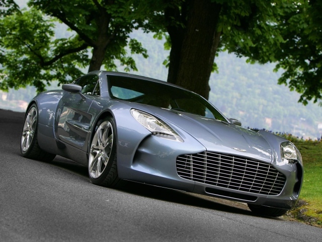 Надежная машина Aston Martin one 77