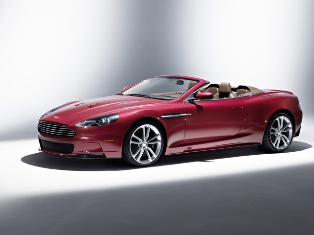 Надежный автомобиль Aston Martin volante