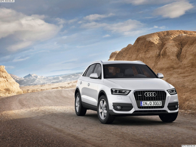 Горный пейзаж с Audi Q3