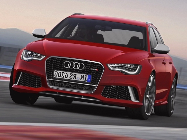 Фото автомобиля Audi RS Q3 2014 года