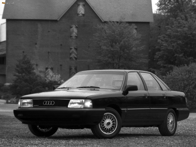 Фото автомобиля Audi 100