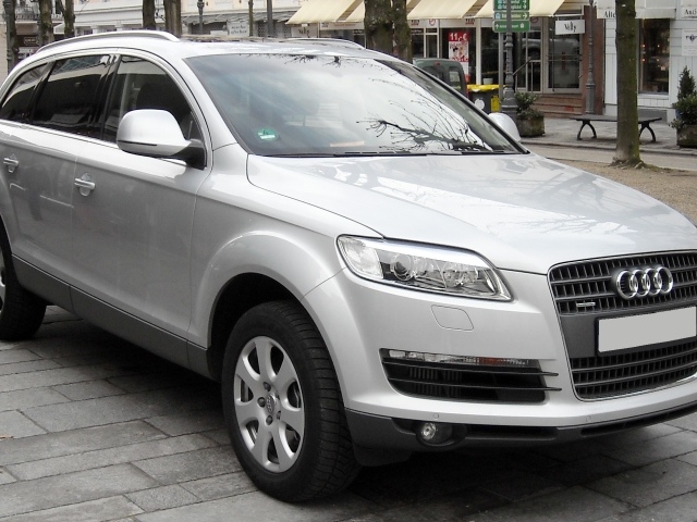 Городской зверь Audi Q7