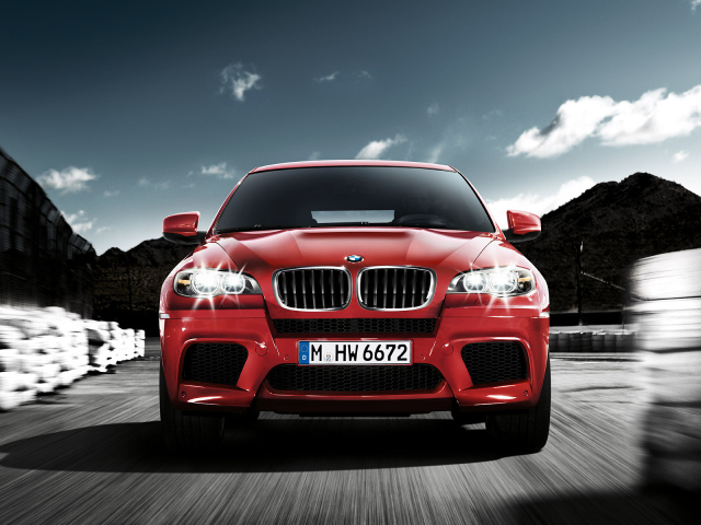 Тест драйв автомобиля BMW X6 2014 года