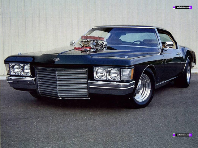Черный buick riviera 1971