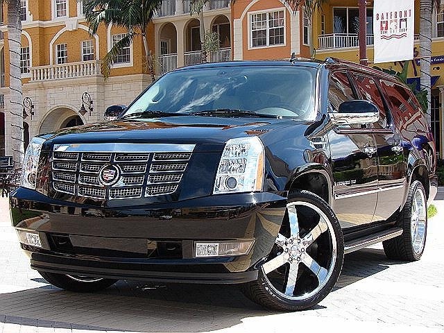 Роскошный Cadillac Escalade 2014