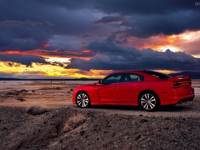 Dodge вечером у моря