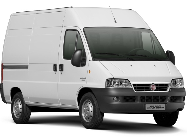Красивый автомобиль Fiat Ducato