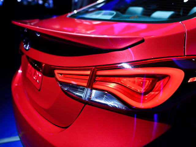 Красивый автомобиль Hyundai Elantra 2014 в Москве