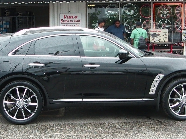 Infiniti FX35 в городе