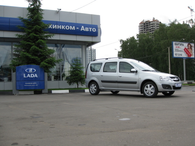 Lada Largus в городе