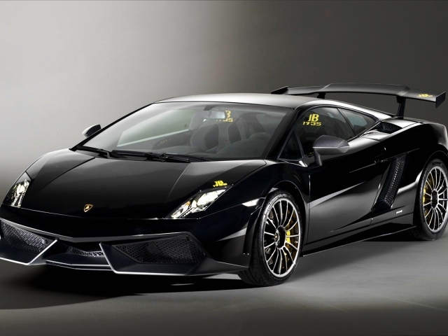 Черный Lamborghini Gallardo