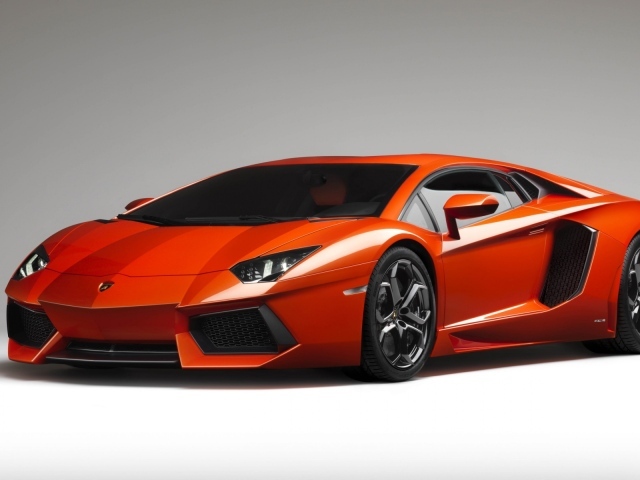 Автомобиль Lamborghini Aventador LP700 4