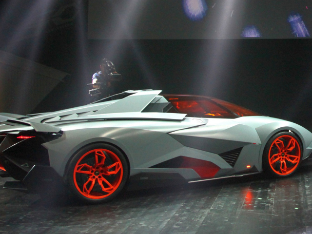 Красивый автомобиль Lamborghini Egoista