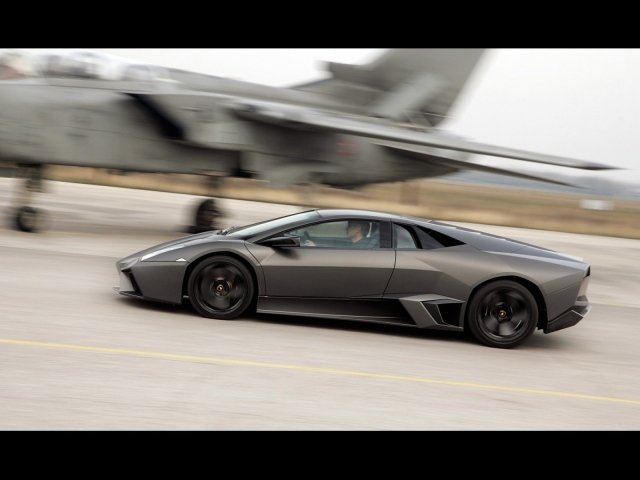 Дизайн автомобиля Lamborghini Reventon