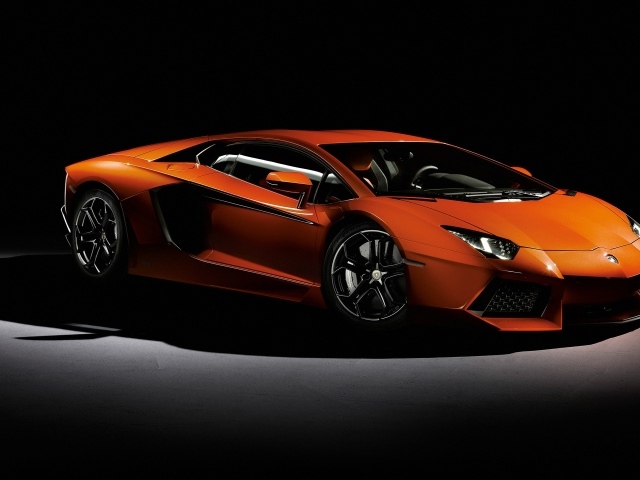 Оранжевый Lamborghini Aventador