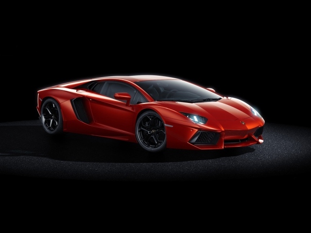 Красный Lamborghini aventador lp700