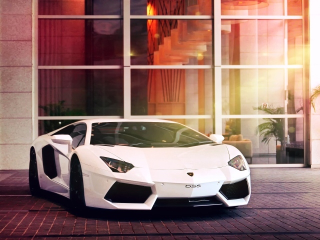Белый Lamborghini aventador lp 700