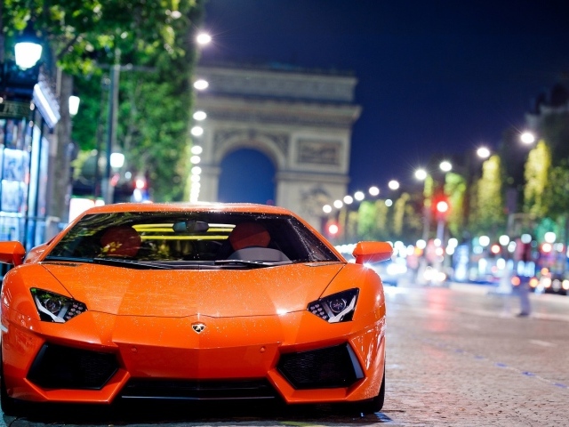 Оранжевый Lamborghini aventador