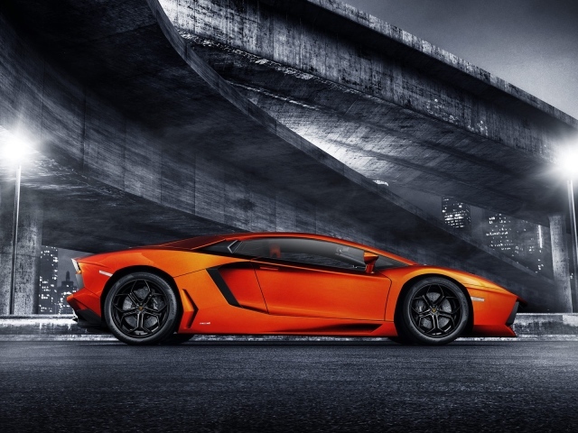 Спорт кар Lamborghini aventador
