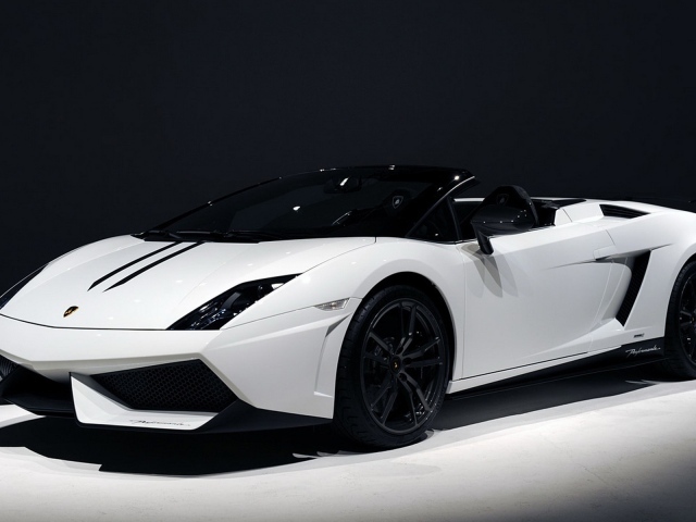 Белый Lamborghini gallardo lp570