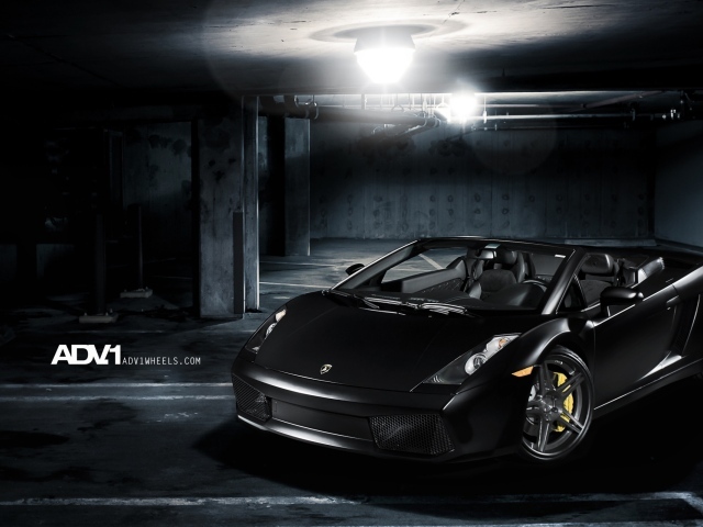 Черный Lamborghini Gallardo Spyder
