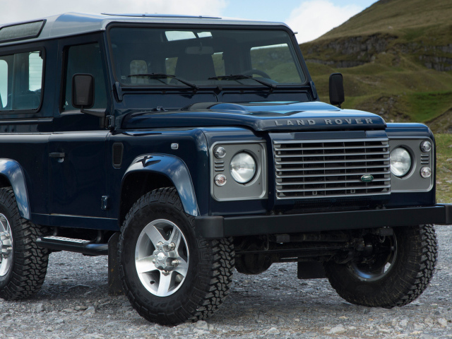  Надежная машина Land Rover Defender