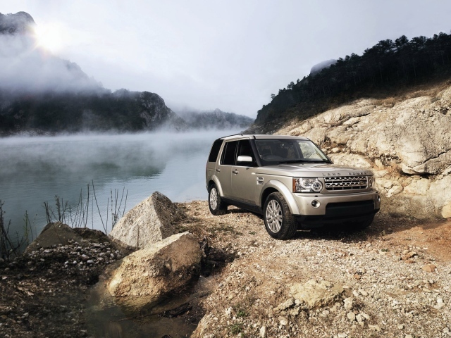 Надежный автомобиль Land Rover Discovery 3