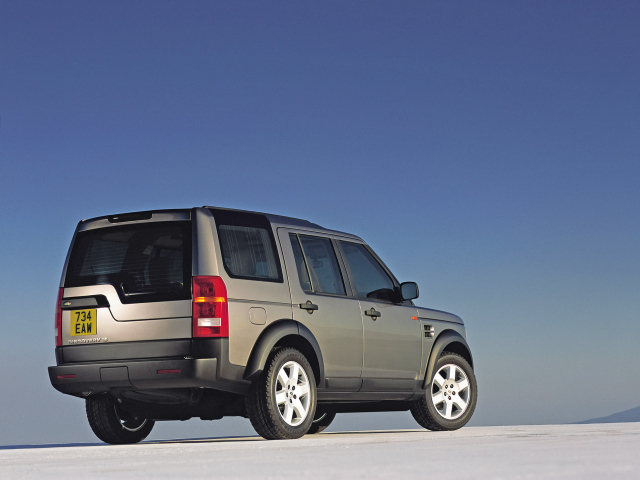 Автомобиль марки Land Rover модели Discovery 3