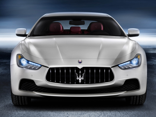 Автомобиль марки Maserati модели Ghibli