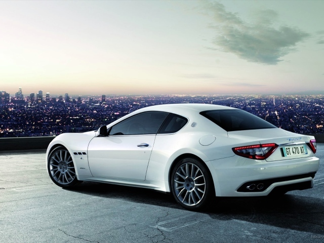 Новый автомобиль Maserati Granturismo