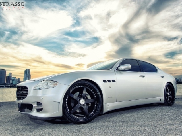 Новый автомобиль Maserati Quattroporte