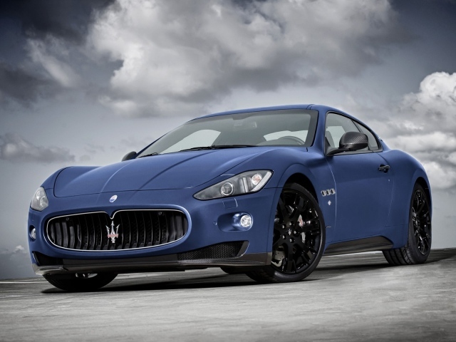 Надежная машина Maserati Granturismo