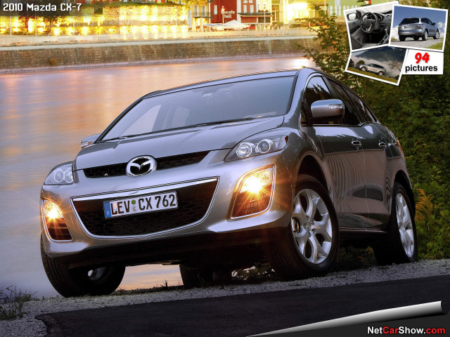 Красивый автомобиль Mazda CX 7