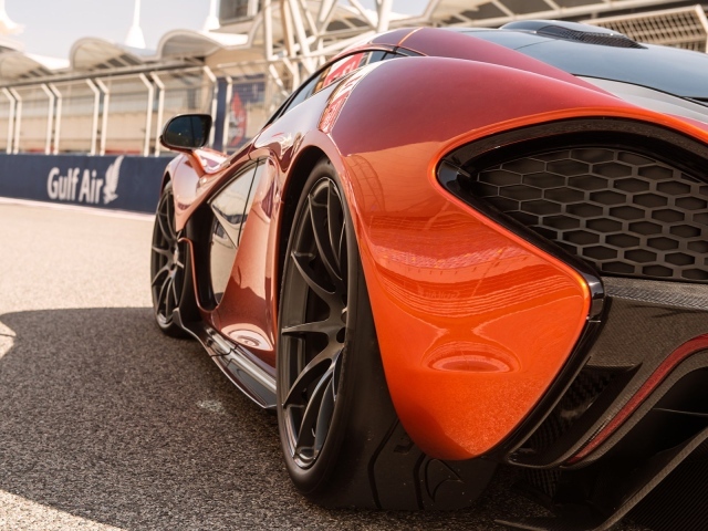 Фото автомобиля McLaren P1 2014