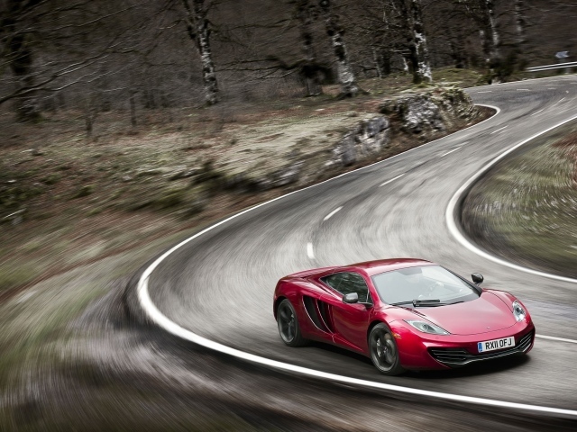 Макларен на дороге