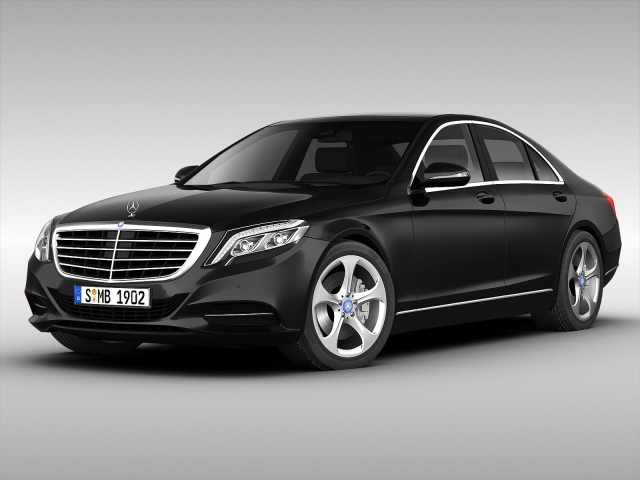 Красивый автомобиль Mercedes C-Class 2014 в Москве