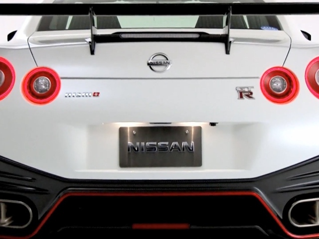 Дизайн автомобиля Nissan GT-R Nismo 2014
