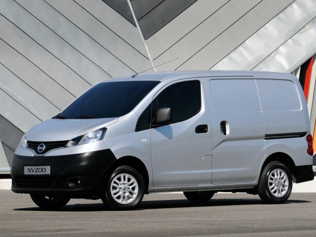 Надежная машина Nissan NV200